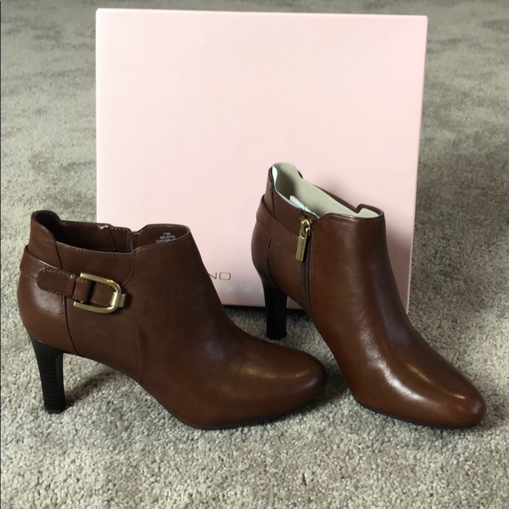 NIB Bandolino Leather Booties 7.5